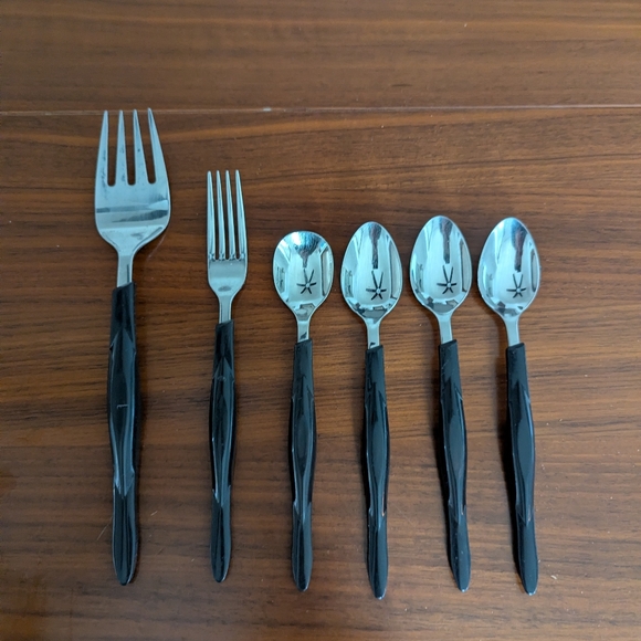 Cutco Other - Vintage Cutco Classic Black Handle Place Setting Flatware Spoons Forks Pre Owned